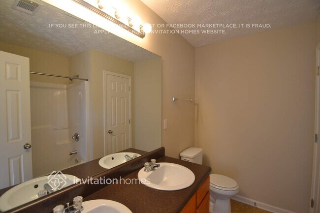 Foto del edificio - 552 Bridgeport Pl