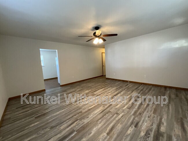 Building Photo - 203 Renee Dr