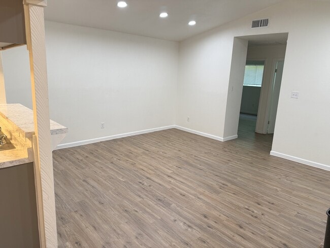 Foto del edificio - 1222 Tartan Ln