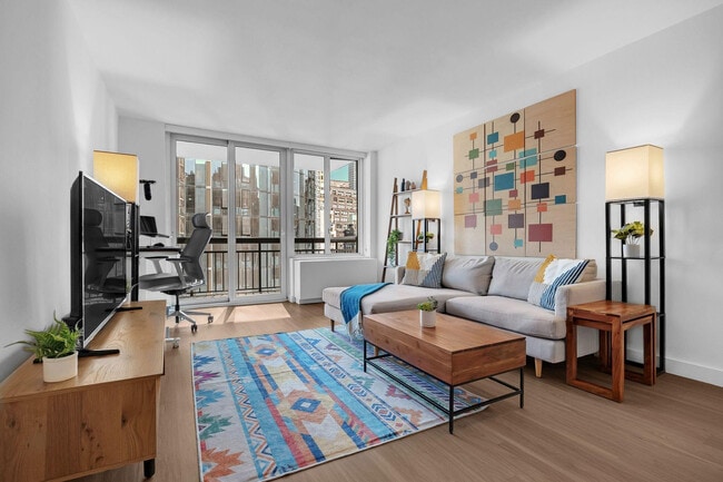 Building Photo - 64B W 37th St