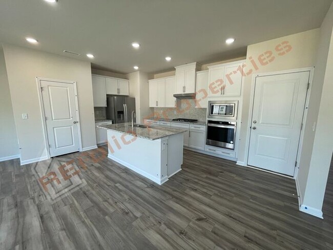 Foto del edificio - Gorgeous Brand New 4 Bedroom 2 Car Garage ...