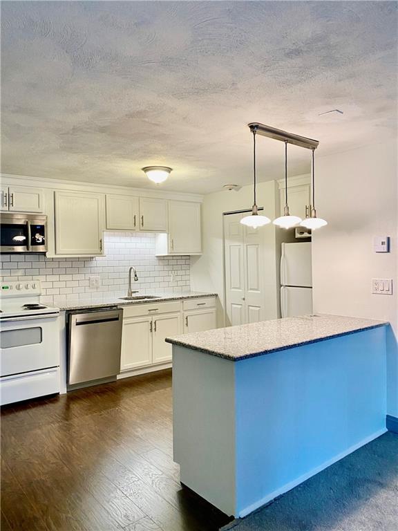 Foto del edificio - 300 Smithfield Rd