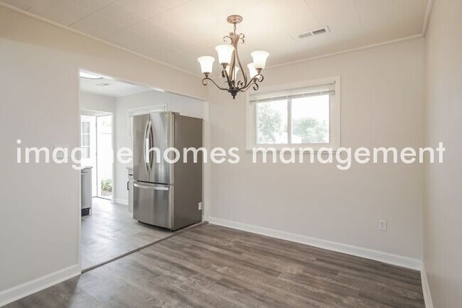 Foto del edificio - 213 Sherwood Drive