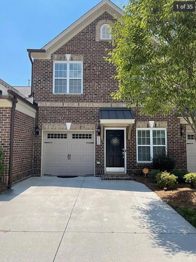 Foto principal - Two bedroom, 2.5 bath condo townhome in Bu...