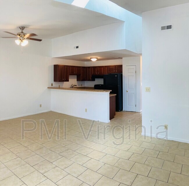 Building Photo - 3607 Clover Meadow Dr
