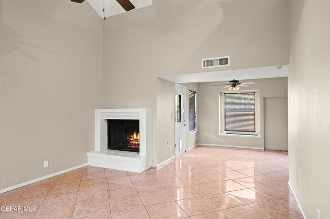 Building Photo - 11429 Lake Nasser Dr