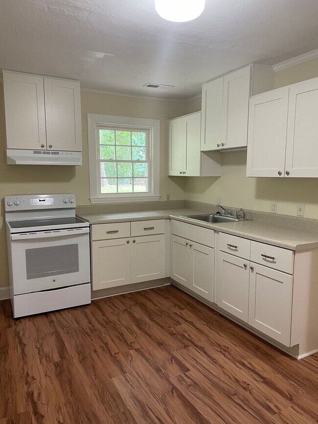 Foto del edificio - 308 Briarwood Ln