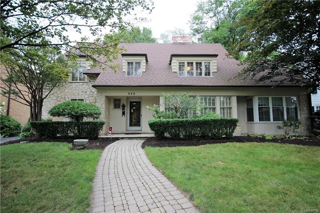 Primary Photo - 660 Lakeside Dr