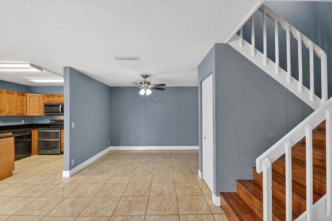 Foto del edificio - 320 Woodland Rd