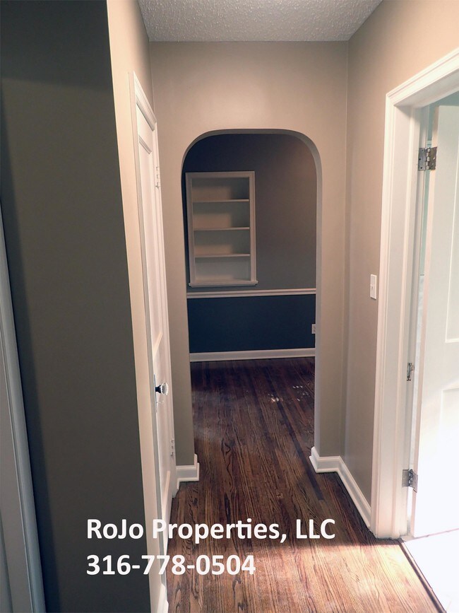 Foto del edificio - 2115 E Bayley St