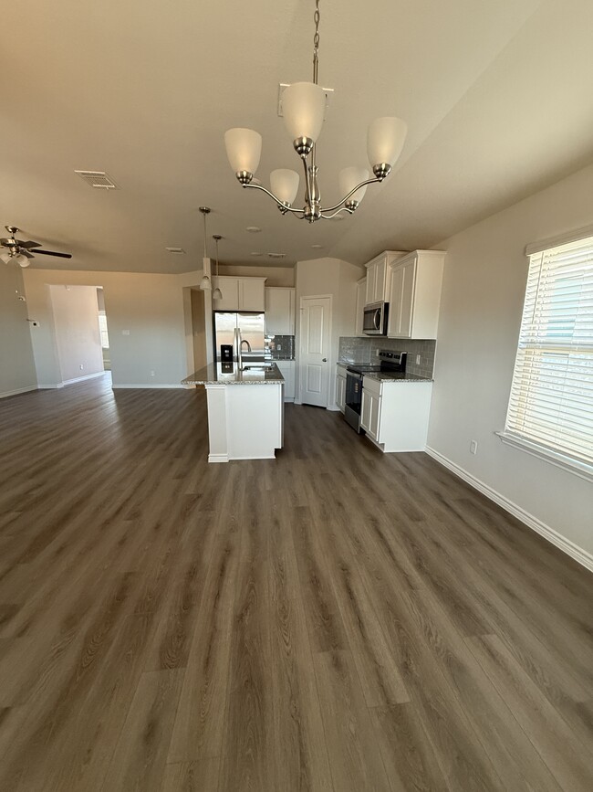 Building Photo - 4830 Hawkins Dr