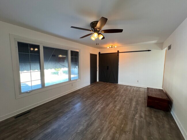 Building Photo - 505 S Rathje Rd