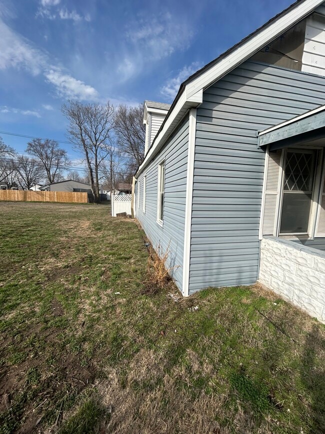 Building Photo - 47 W Penning Ave