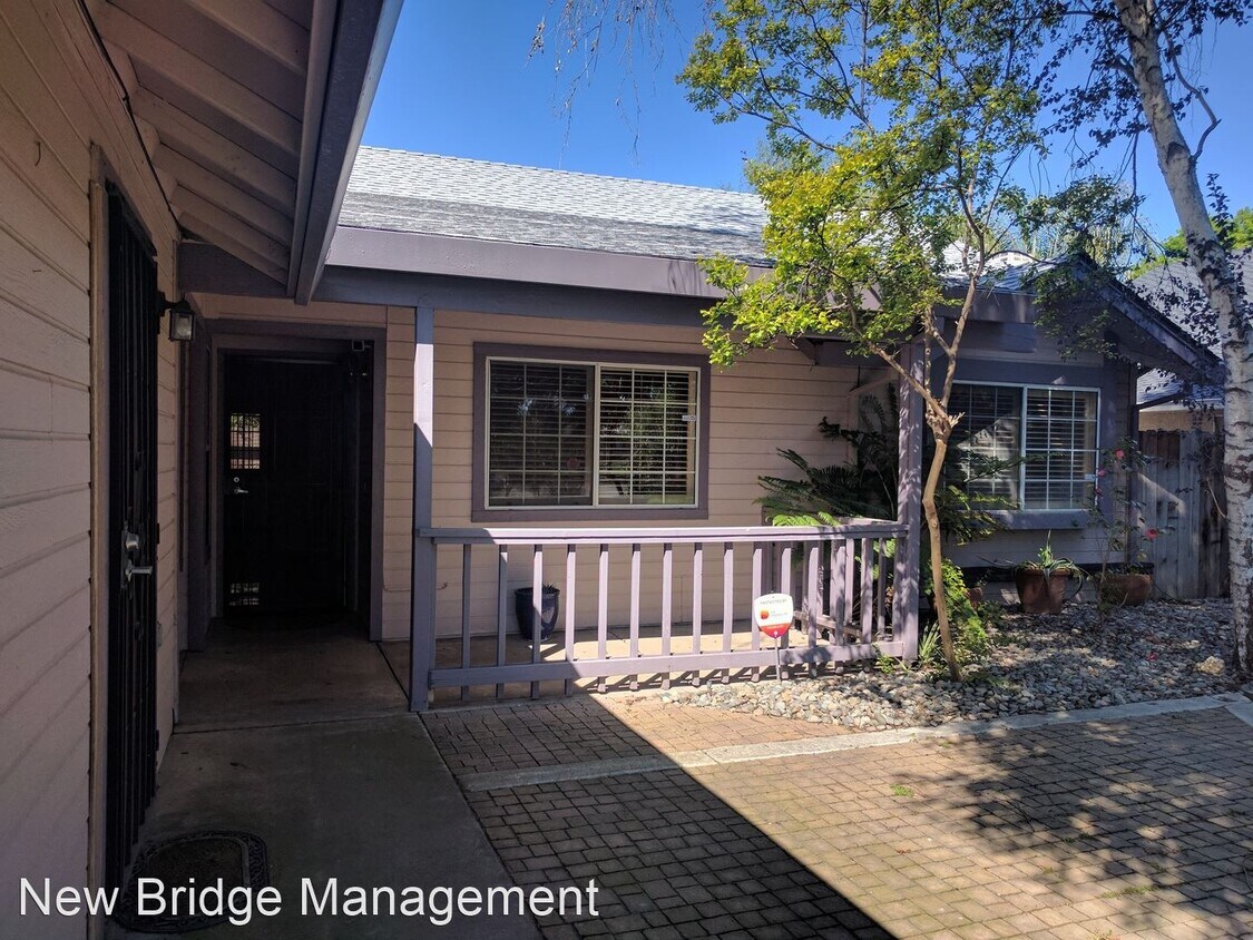 3 br, 2 bath House 145 N. Daubenberger Road