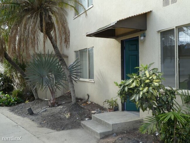 Building Photo - 2 br, 1 bath Apartment - 3054 Luna Dr