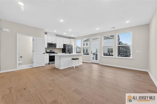 Building Photo - 505 Sadie Cir