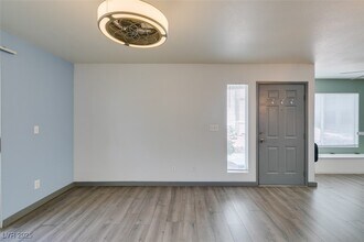 Building Photo - 3168 Tarpon