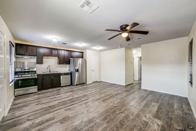 Foto del edificio - 2 Bedroom 1 Bath Rosillo Creek Subdivision