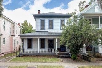 Building Photo - 511 W 37th St