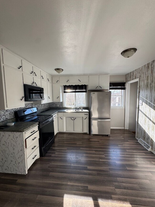 Foto del edificio - 3 bd 1ba charming home in Hudson IA for rent