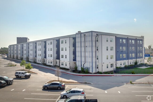 Alternate Building Photo - Summit at Renaissance Park