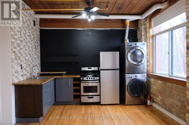 Building Photo - 24 Noble St