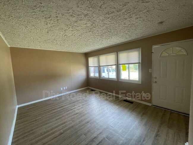 Foto del edificio - 4910 Porterfield Dr