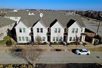 Building Photo - 4929 Barcelona Ave