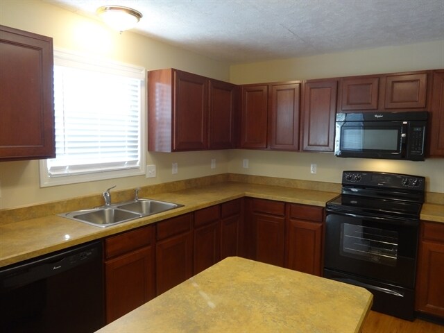 Foto del edificio - 11618 Bridgewater Dr