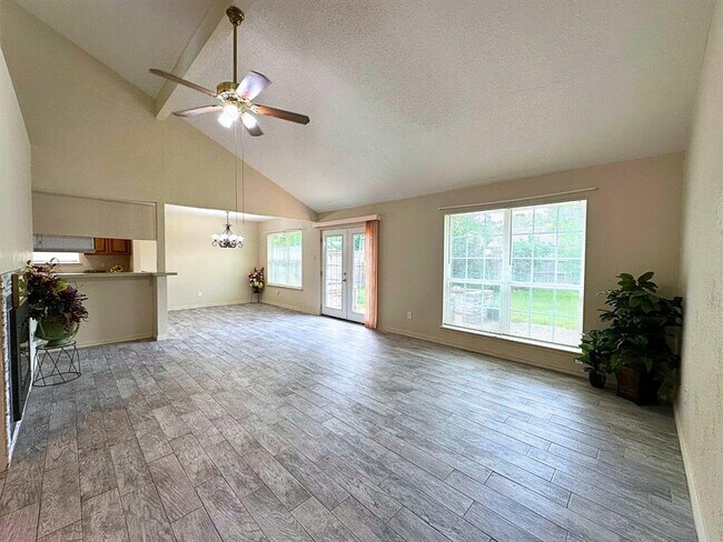 Foto del edificio - 17802 Autumn Trails Ln