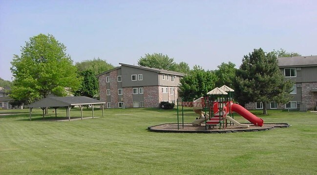 Área de juegos - Cedar Crest Apartments