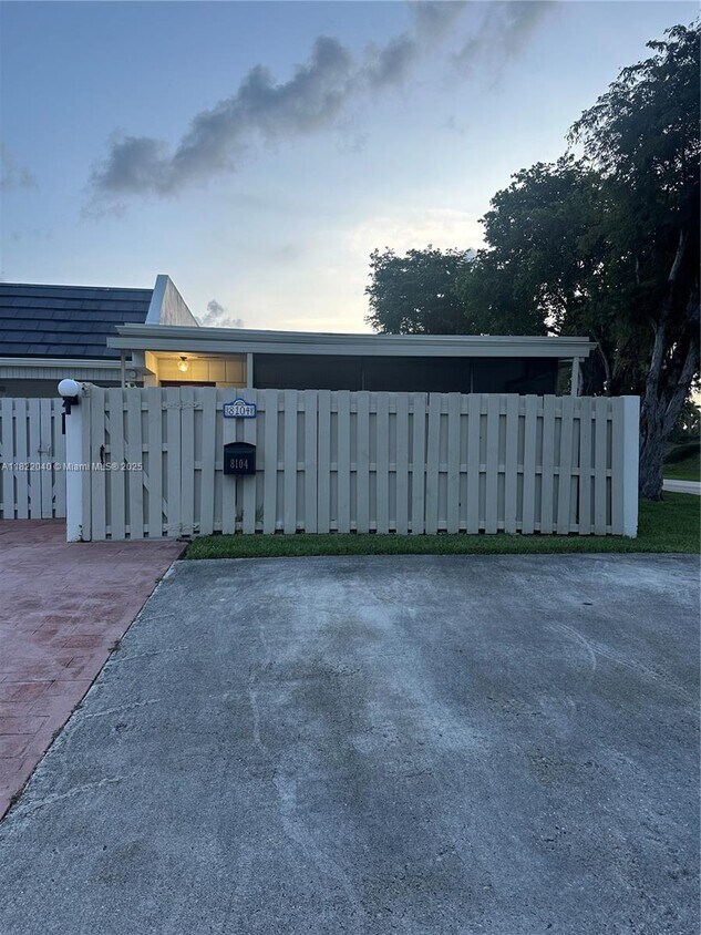 Foto principal - 8104 SW 82nd Pl