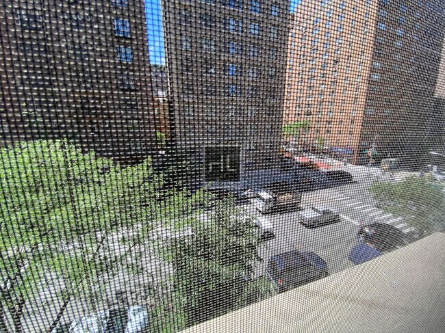 Building Photo - EAST 72 STREET