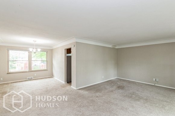 Building Photo - AVAILABLE NOW! - 1009 Blue Ridge Drive, Be...