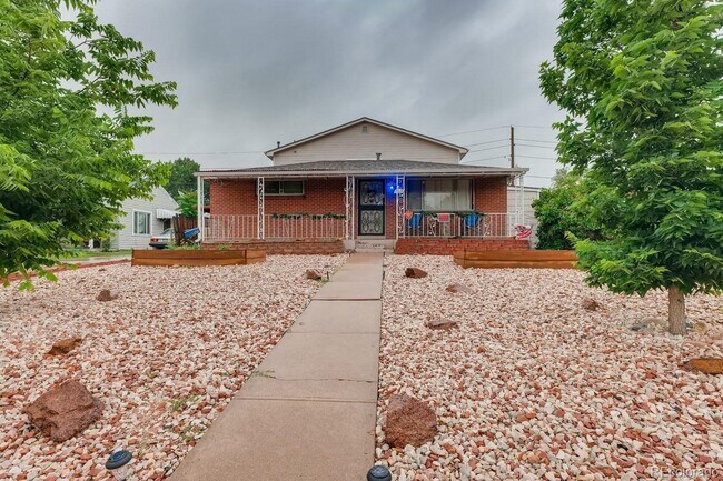 Photo - 2020 S Fox St Apartments