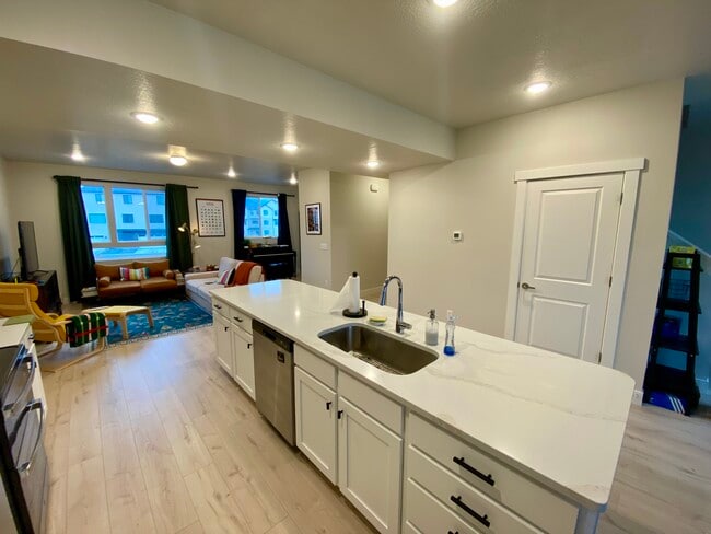 Foto del edificio - 528 S 950 W