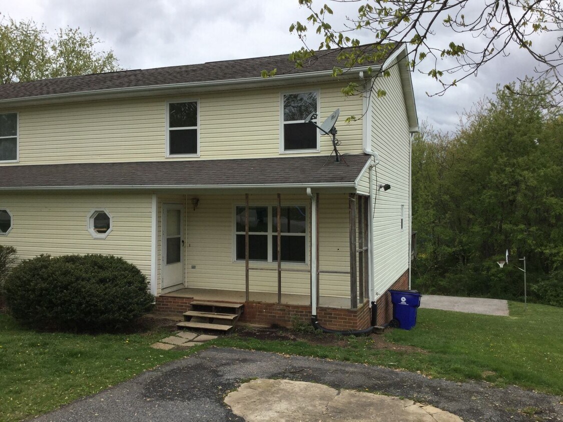 Primary Photo - Christiansburg, 3 BR / 2 BA, Available Aug 25