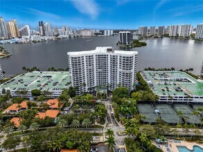 Building Photo - 3600 Mystic Pointe Dr