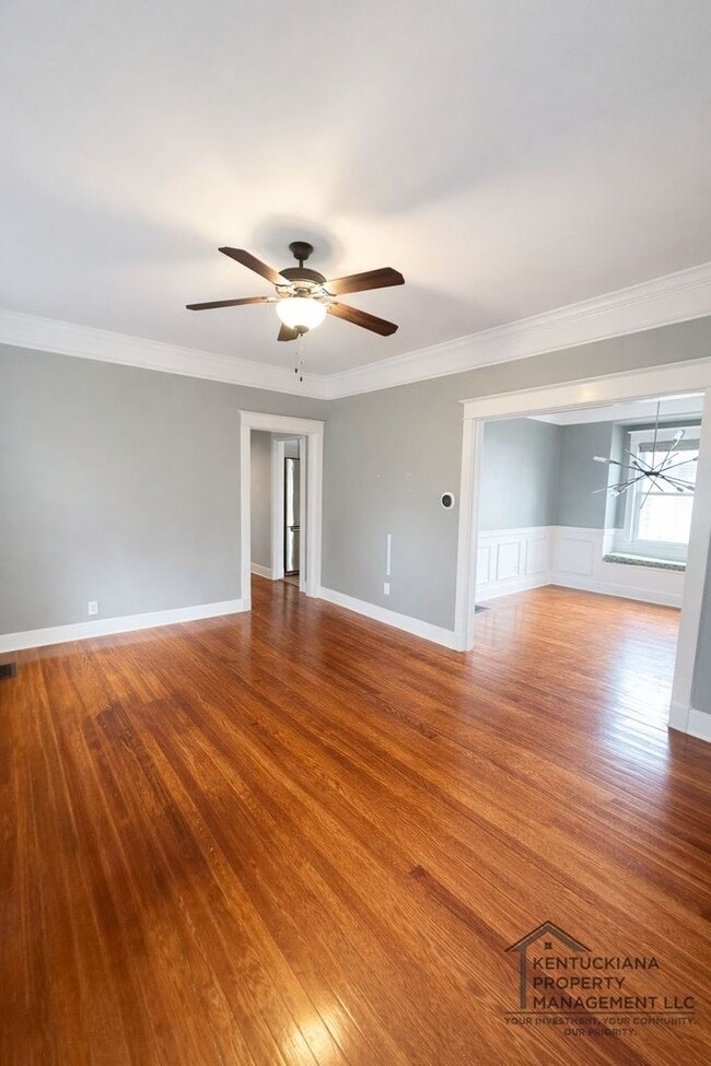 Photo - Gorgeous Renovated Highlands Bungalow – Available for Rent! House