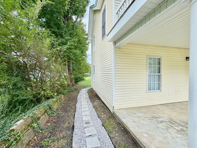 Building Photo - 1510 11th St