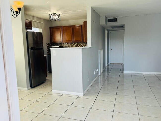 Foto del edificio - 151 Brighton Dr