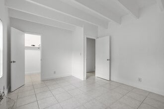 Building Photo - 330 NW 20th St