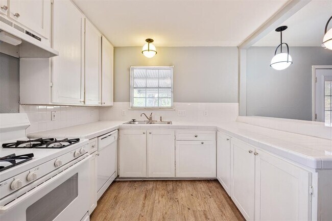 Foto del edificio - 5504 Coventry Ln