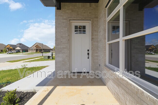 Foto del edificio - 970 Trestle Ln