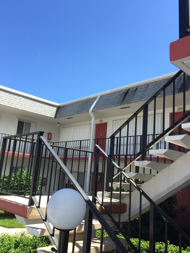 Front Entry Steps to 2nd Floor Unit - 2960 Lake Osborne Dr