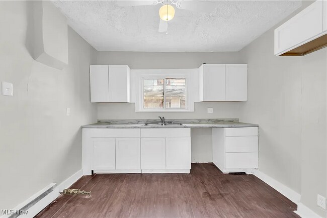 Foto del edificio - 908 Stadelman Ave