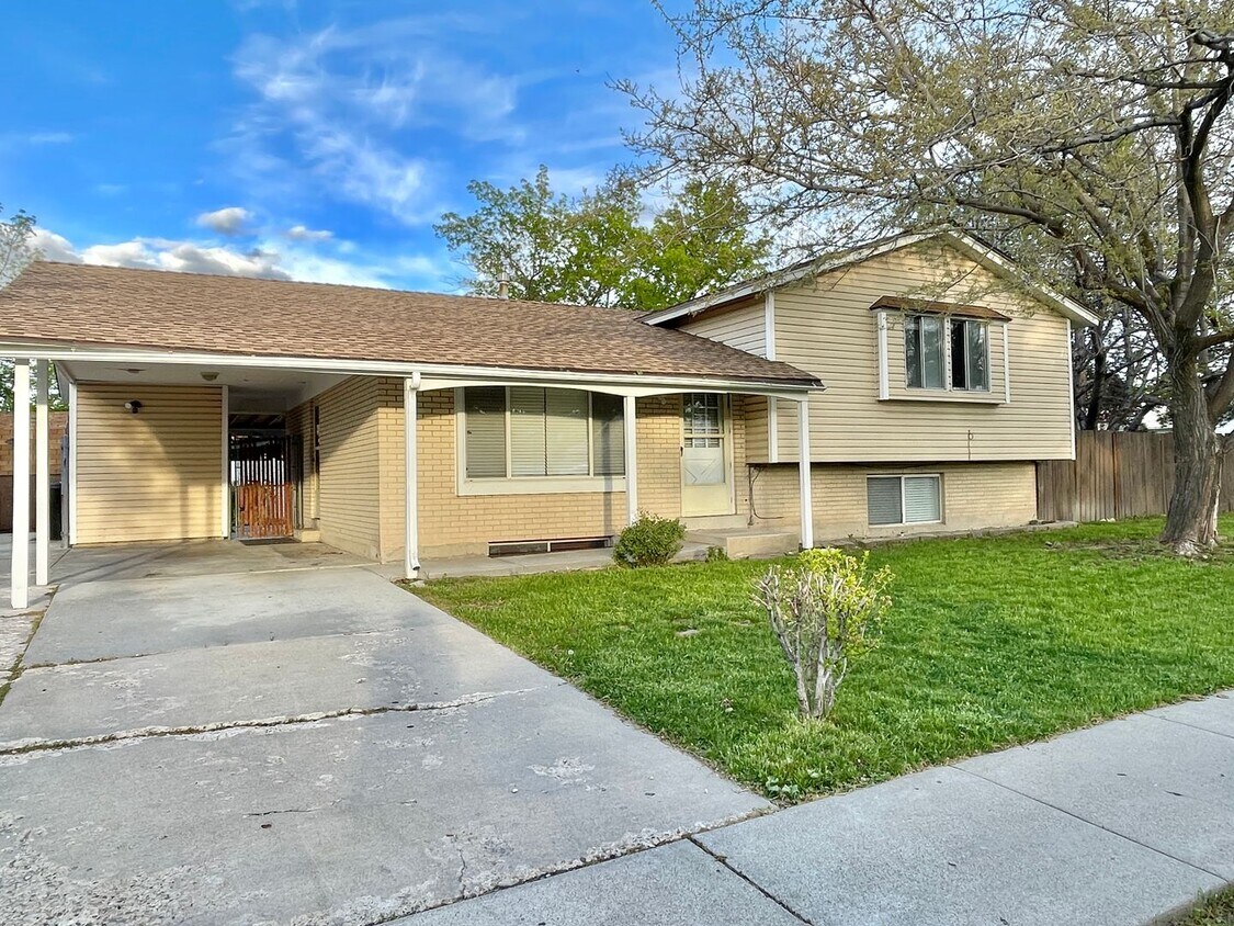 3633 S 4980 W, West Valley City, UT 84120 House Rental in West Valley