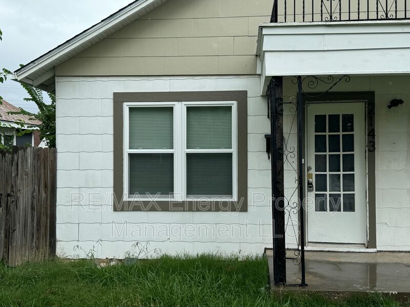 Primary Photo - 2143 NW 29th St