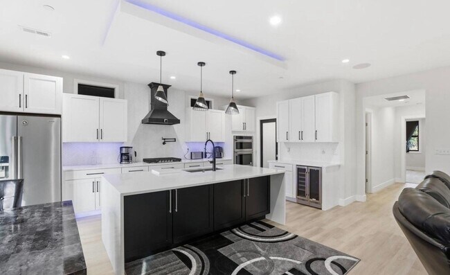 Foto del edificio - 6931 River Drive Rd
