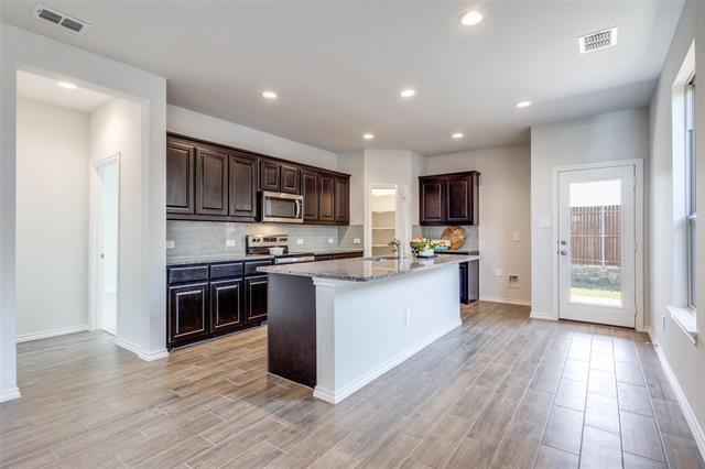 Foto del edificio - 3321 Celestial Ln